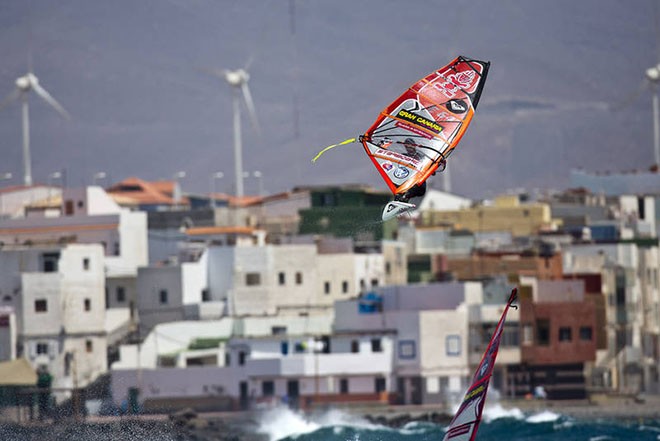 Daida stalled forward - PWA Pozo World Cup 2012 ©  John Carter / PWA http://www.pwaworldtour.com